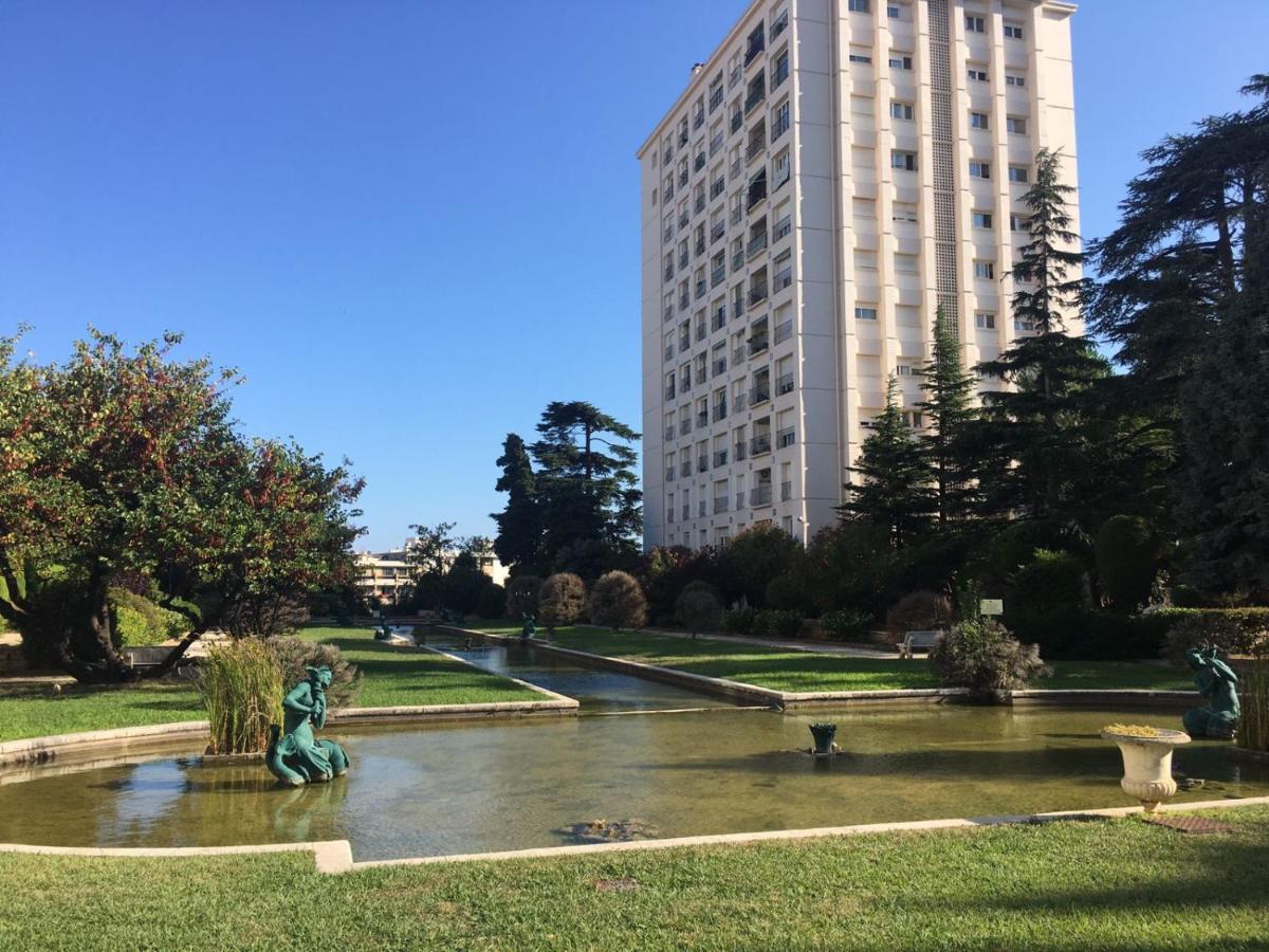 Superbe Appartement 3 pièces vue mer dans une résidence arborée 5 min de la mer Niza Exterior foto